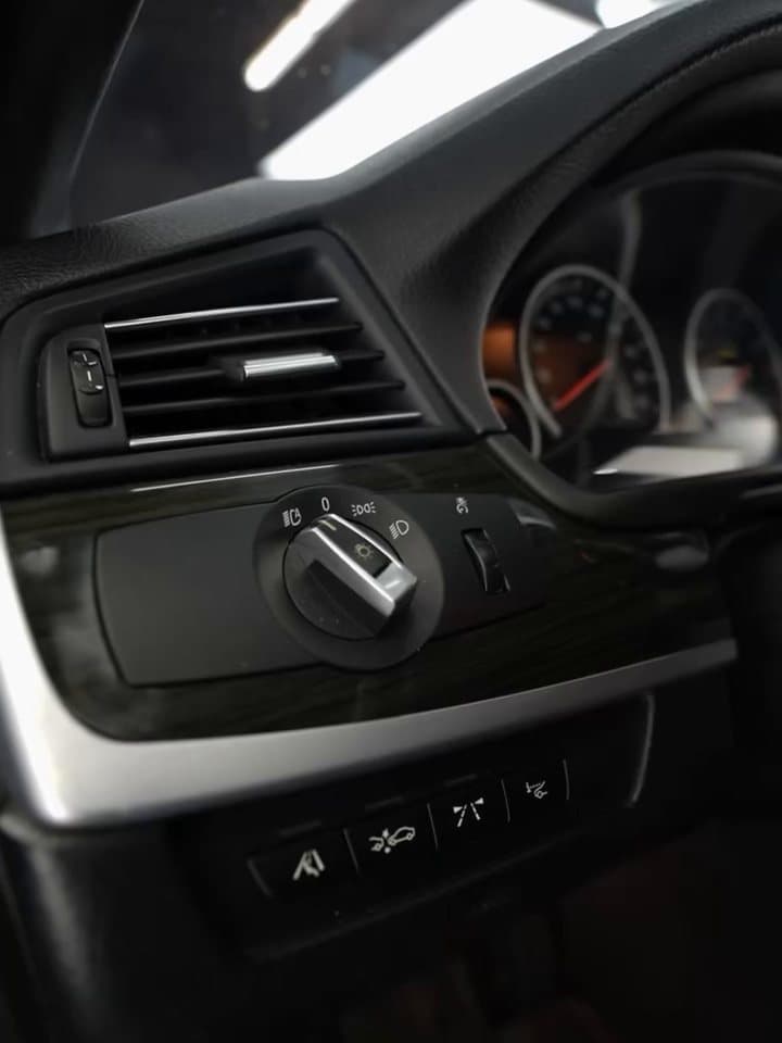 BMW M5, carbon fiber look interior trim wrap at Woks Detailing, photo 3