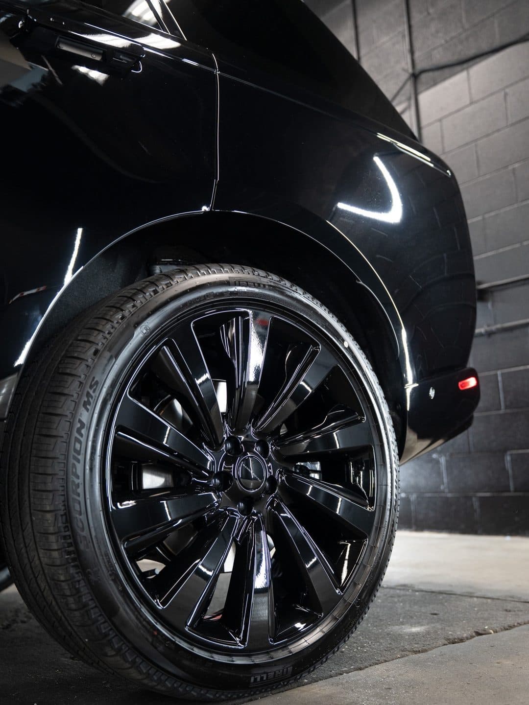 2026 Range Rover SV, ppf + gold ceramic at Woks Detailing, photo 7